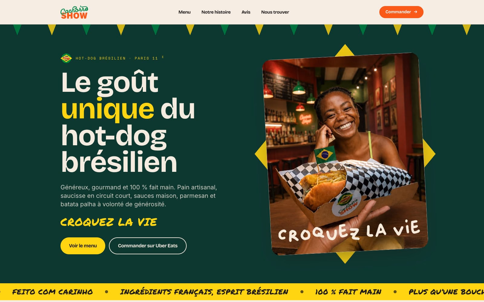 Page d’accueil de cachorroshow.fr : le titre « Le goût unique du hot-dog brésilien » sur fond vert vif.
